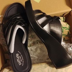 Eastland Poppy Sandals